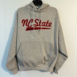 Champion 2xl Gray sweatshirt Hoodie with Red NC State Logo.